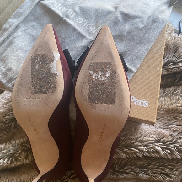 Manolo Burgundy Swede heels with black bow - Picture 8 of 11